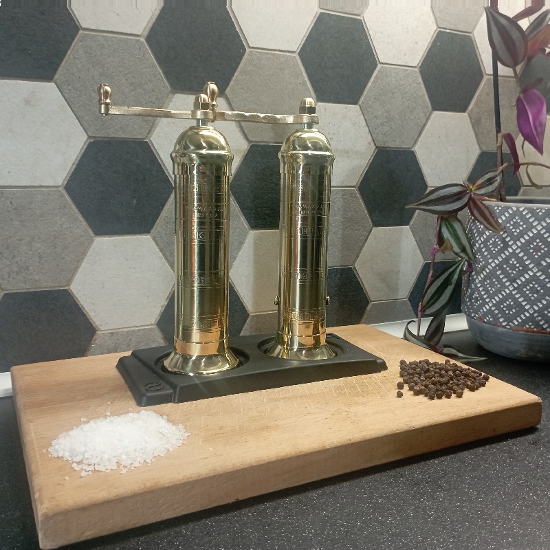 Brass 8 Salt & Pepper Grinders / Pepper Grinder